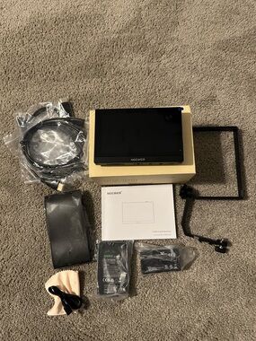 NEEWER F500 5.5 Inch Camera Field Monitor, HDR Touch Screen with 3D LUT